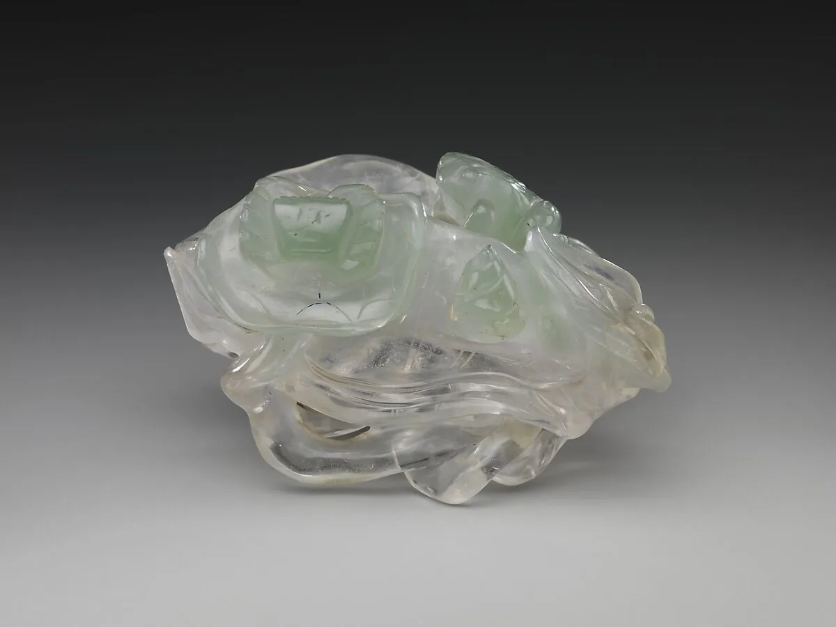 清 水晶荷葉碟|Dish with frog and lotus leaves — Unknown