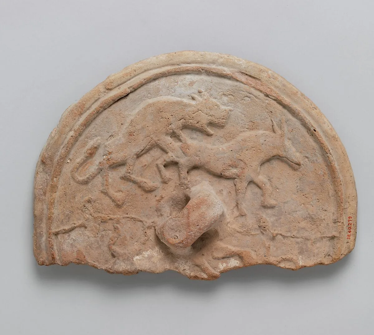 Lid with a Lion attacking a Bull — Unknown