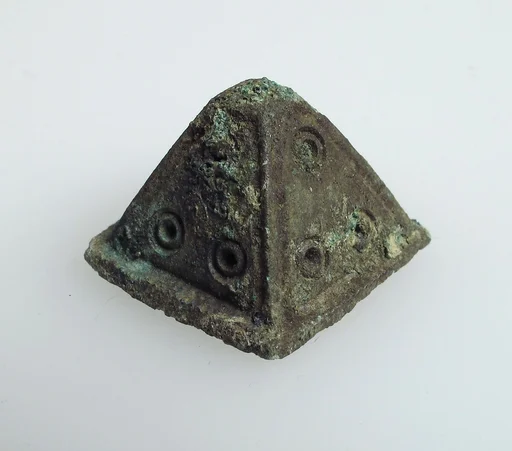 Pyramidal Hollow Boss