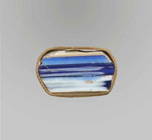 Glass mosaic inlay fragment