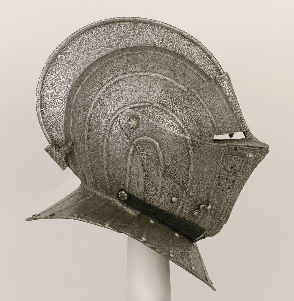 Close Helmet for the Field — Unknown