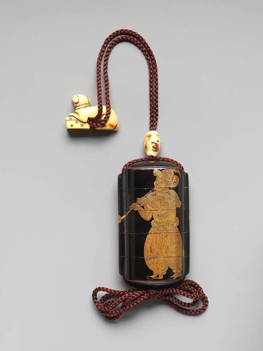 南蛮人蒔絵印籠|Inrō with Portuguese Figures — Unknown