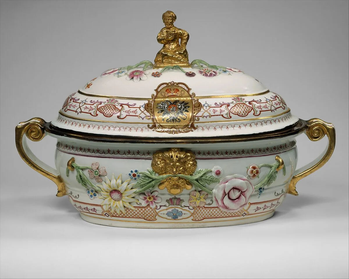 Tureen with cover — Vienna|Claudius Innocentius Du Paquier period