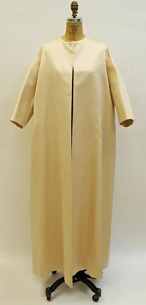 Evening coat — Hubert de Givenchy|House of Givenchy