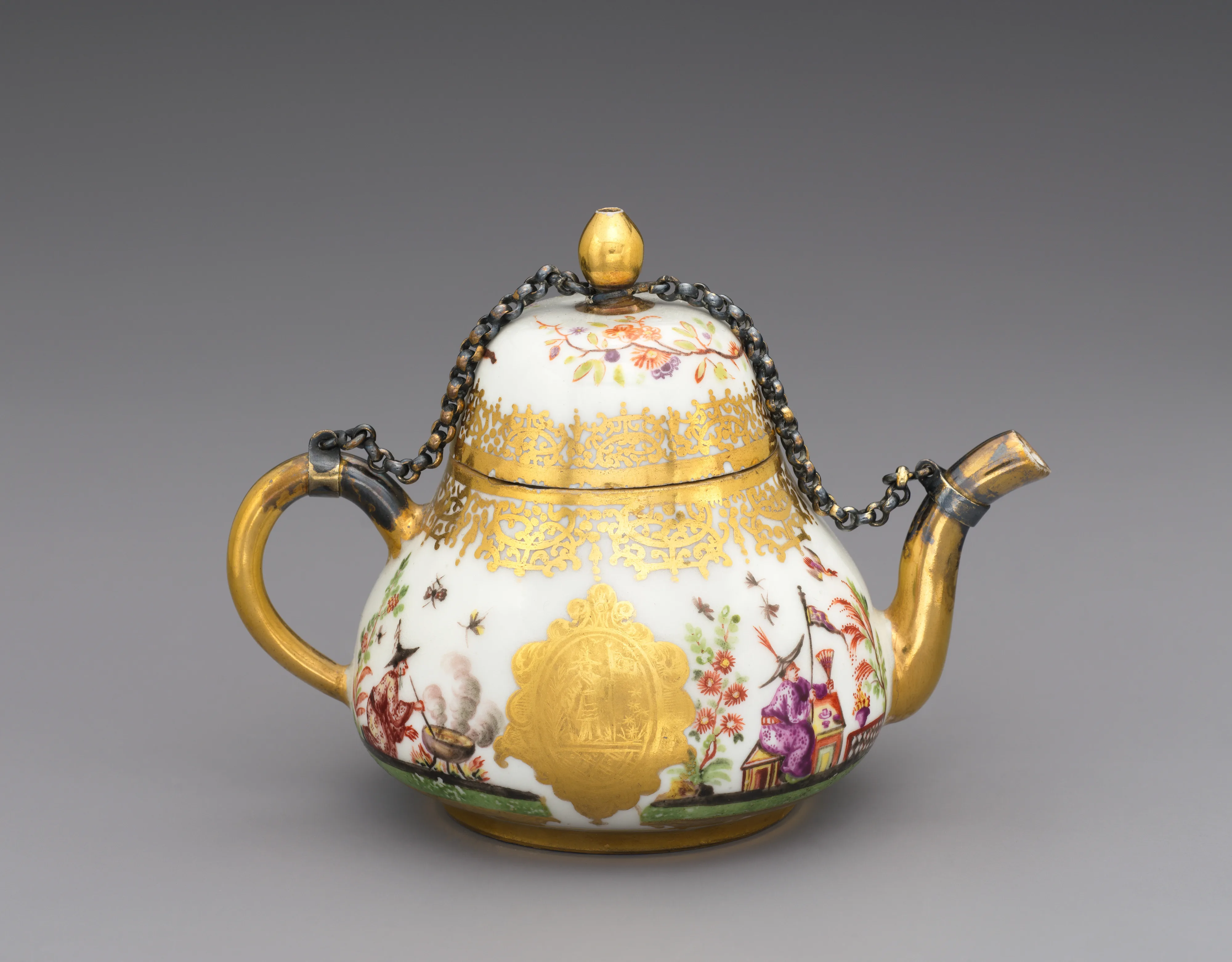 Small milk pot with cover — Unknown