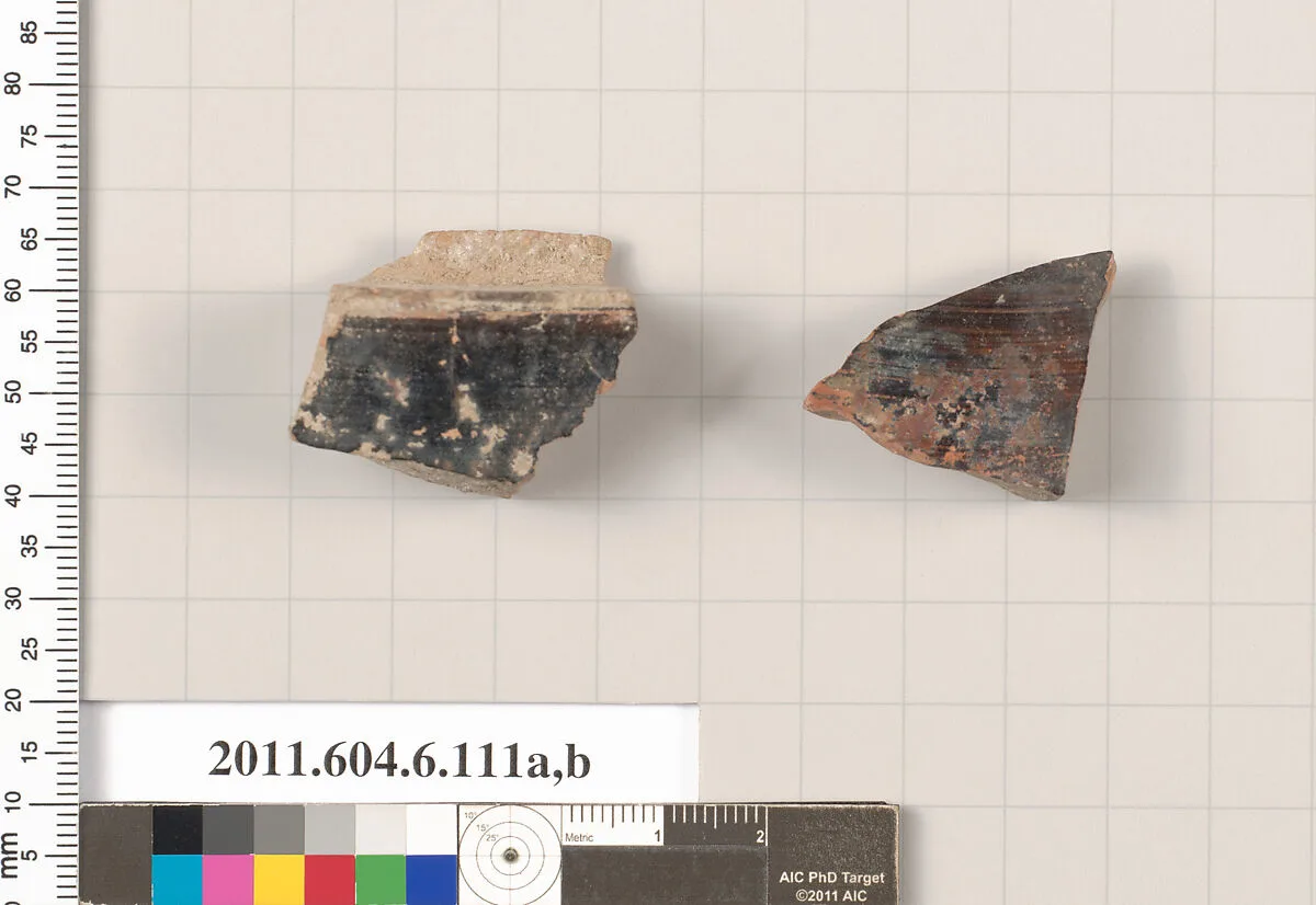 Terracotta fragments of closed shapes — Unknown