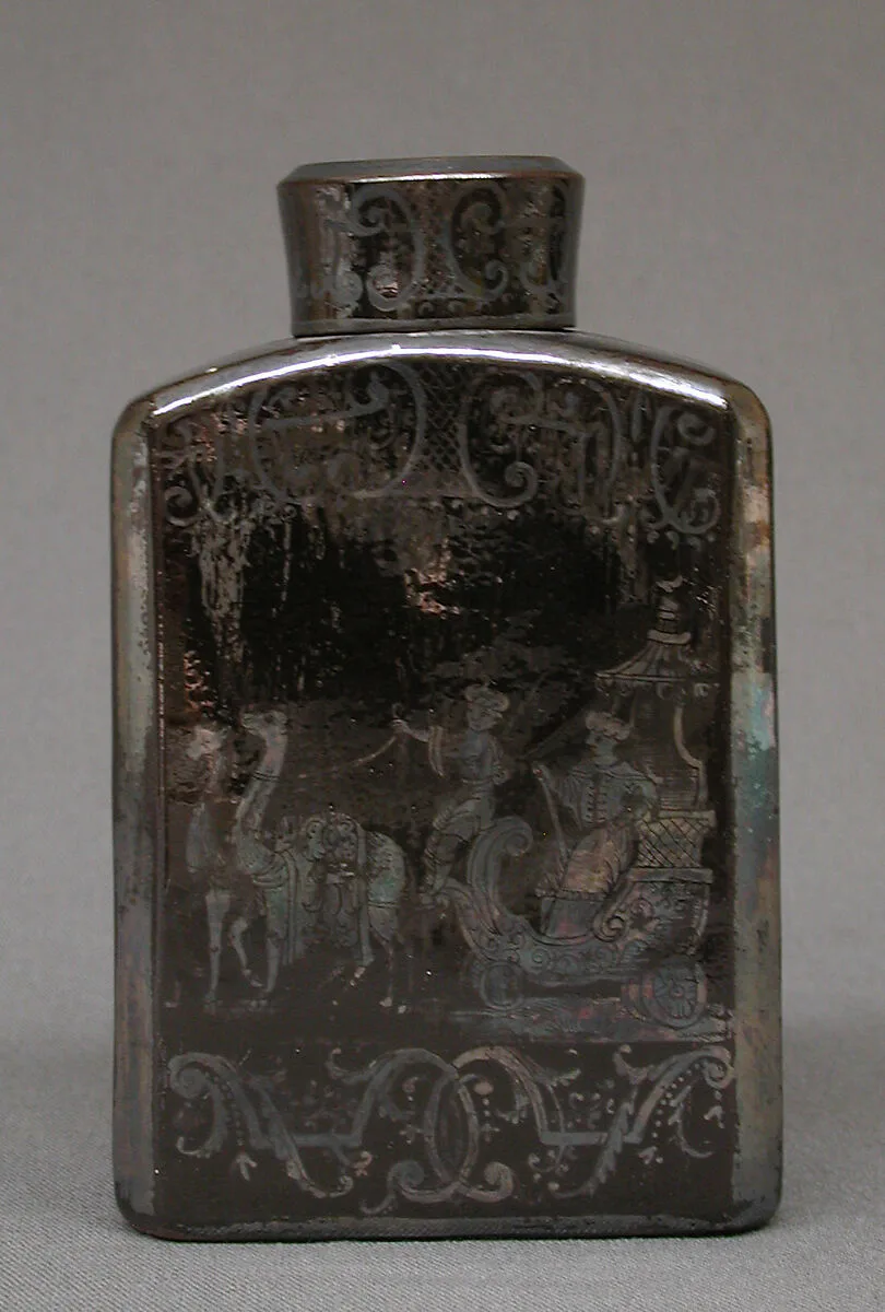 Tea caddy (part of a set) — Unknown