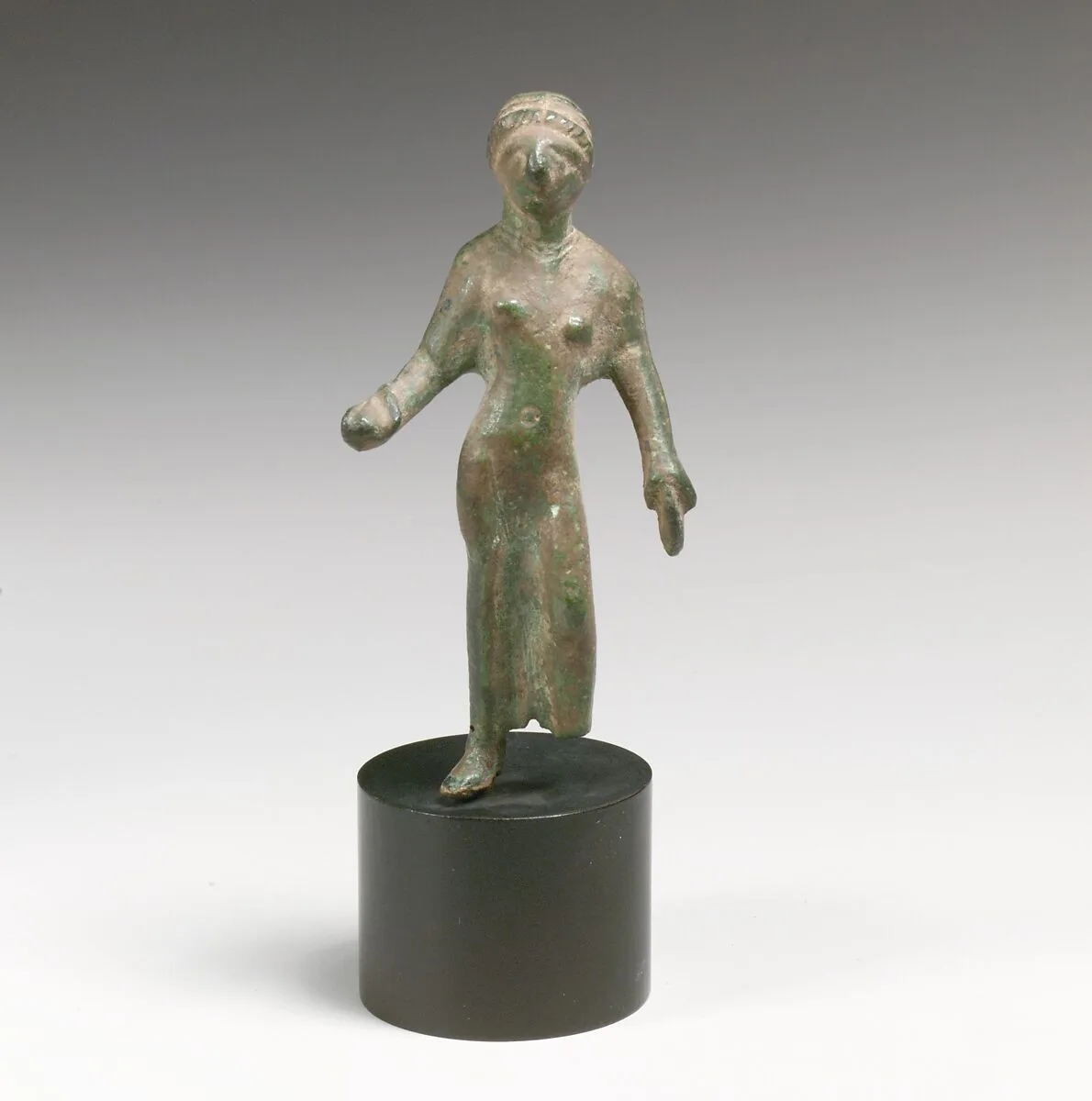 Statuette of a woman — Unknown