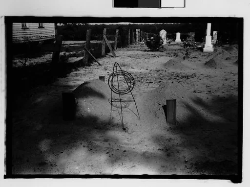 [Grave, Alabama]