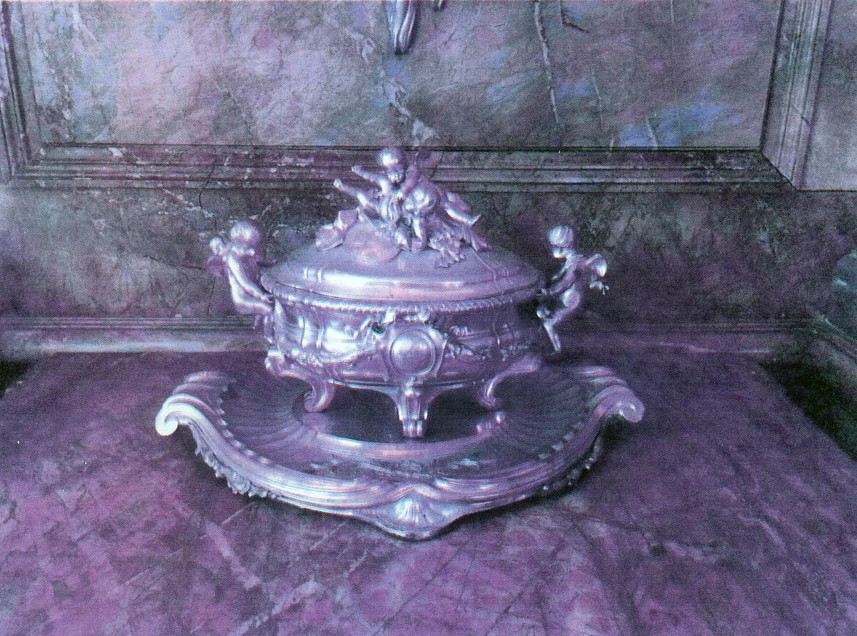 Tureen, plateau, and cover — Louis-Joseph Lenhendrick|Elkington & Co.