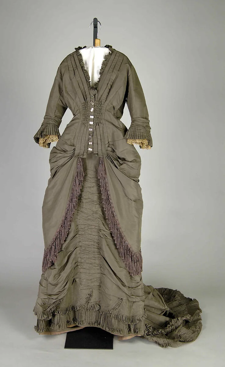 Wedding Dress — Unknown