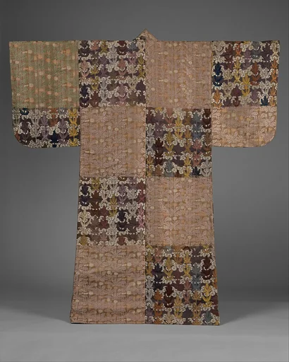 茶紫段若松桜花蒲公英模様厚板|Noh Robe (Atsuita) with Young Pines, Cherry Blossoms, and Dandelions