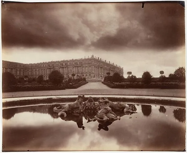 Le Château, fin Octobre, le soir, effet d'orage, vue prise du Parterre du Nord — Eugène Atget