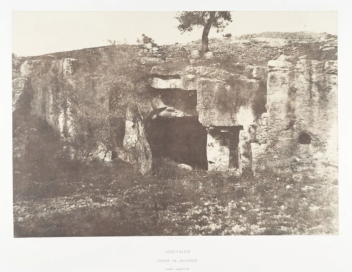 Jérusalem, Vallée de Josaphat, Grotte sépulcrale, 1 — Auguste Salzmann|Imprimerie photographique de Blanquart-Évrard, à Lille