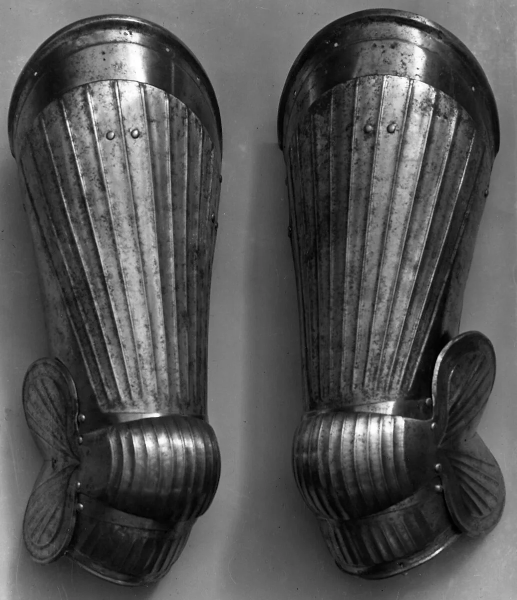 Pair of Thigh Defenses (Cuisses) with Knee Defenses (Poleyns) — Unknown
