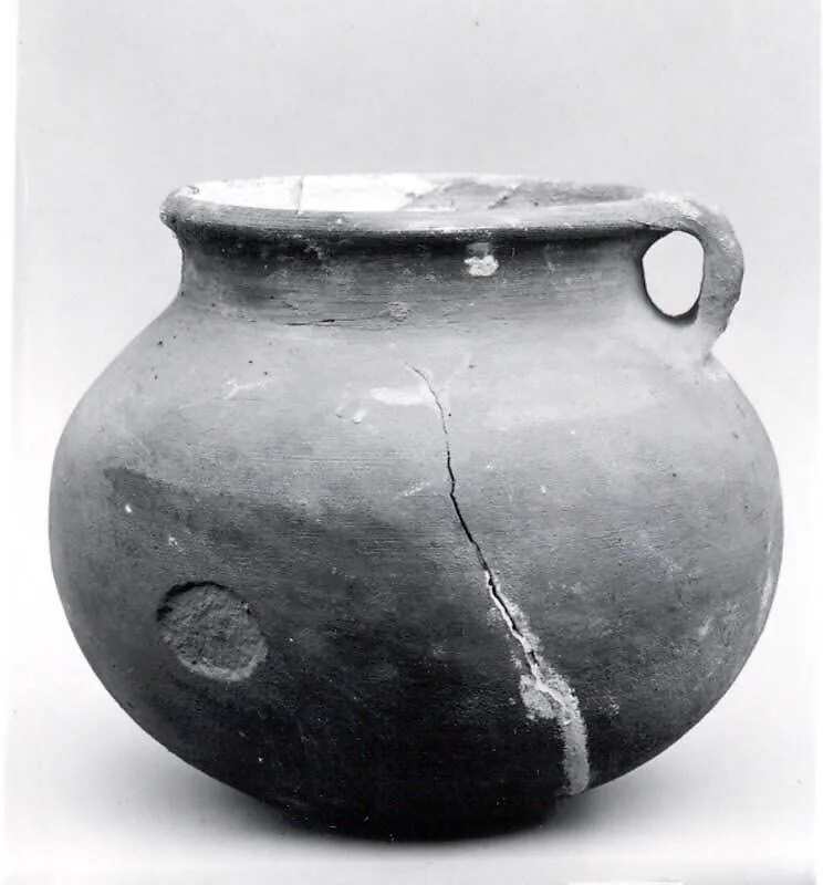 Cooking pot — Unknown