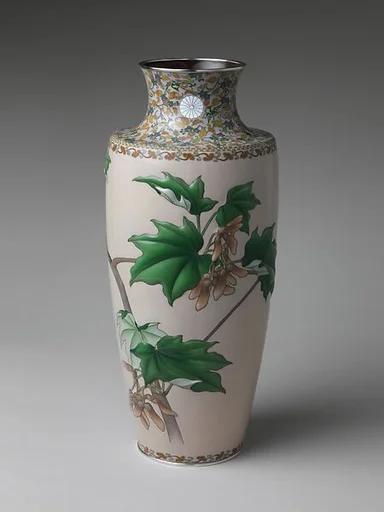 菊紋楓枝文七宝瓶 (一対)|Imperial Presentation Vase with Maple Branches and Imperial Chrysanthemum Crest (one of a pair)