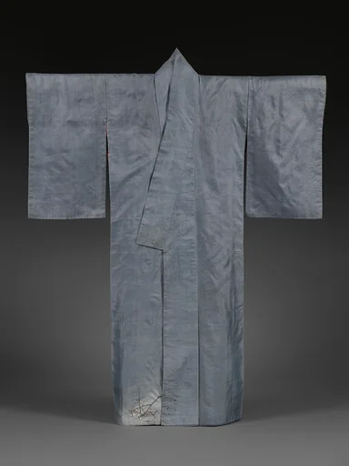 鼠平絹地梅樹模様着物|Kimono with Blossoming Plum Tree