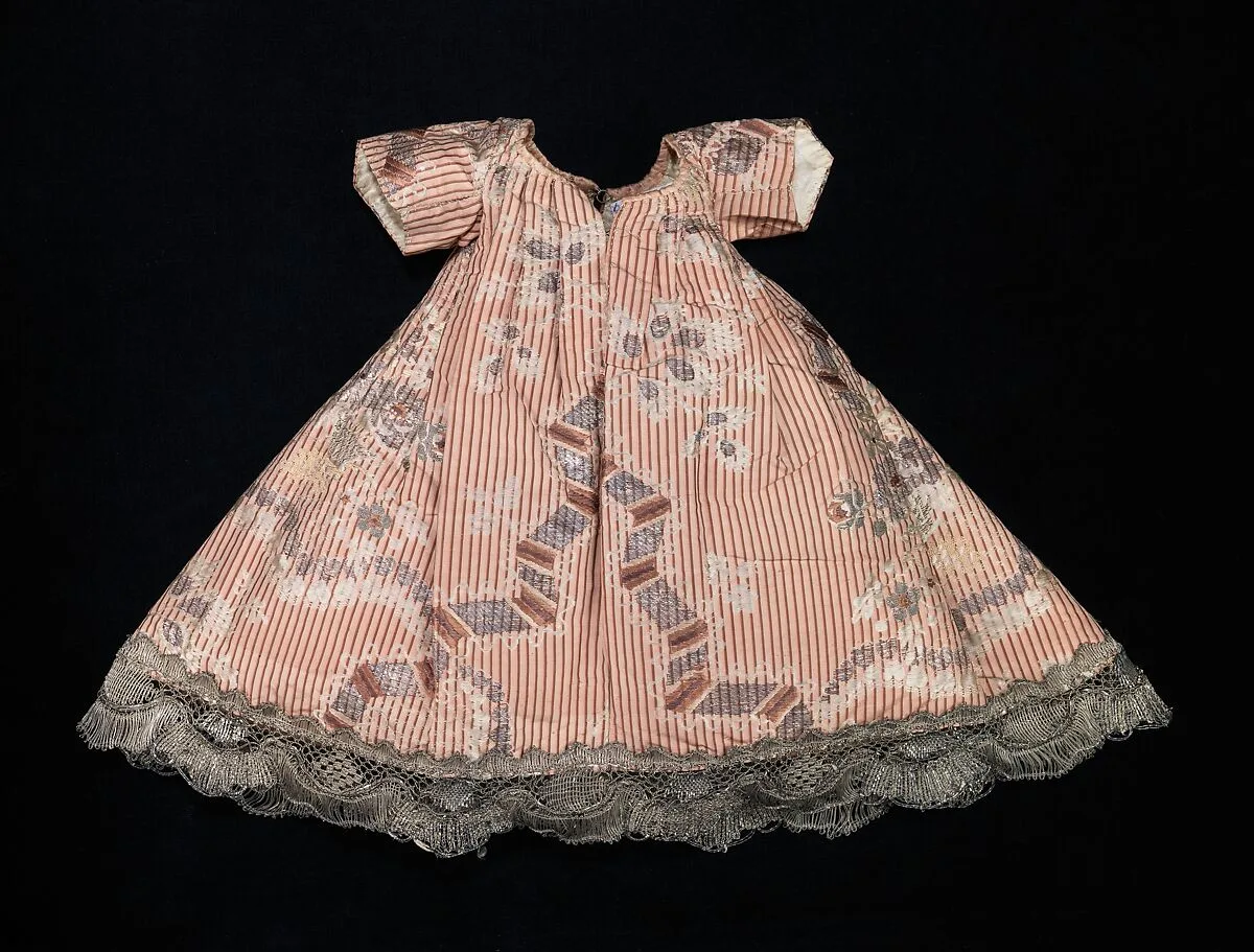 Dress for an altar figure — Unknown