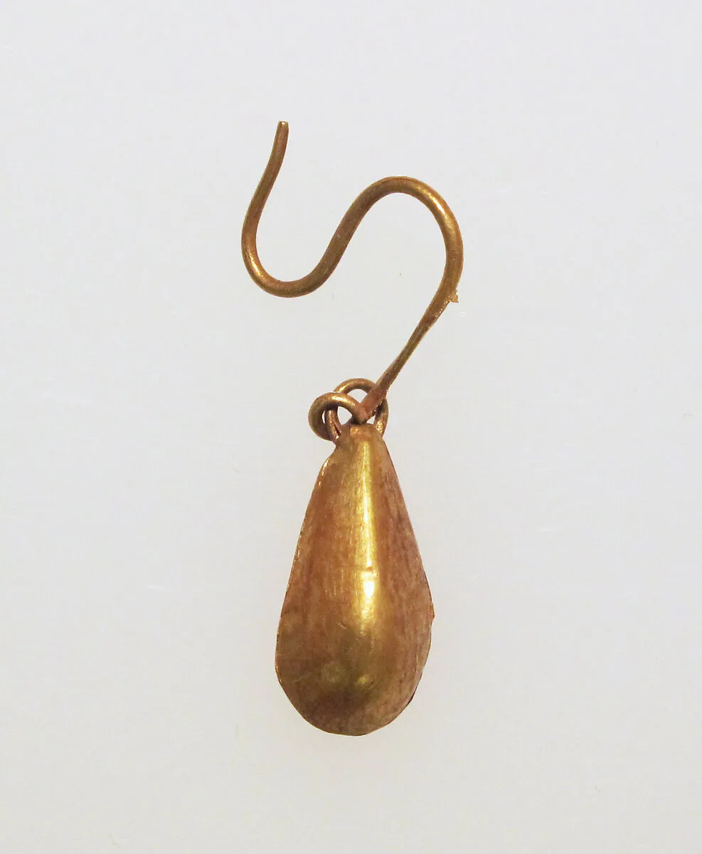 Gold pendant earring — Unknown