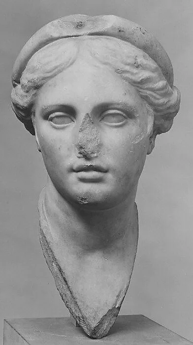 Marble head of a woman, perhaps a queen — Unknown