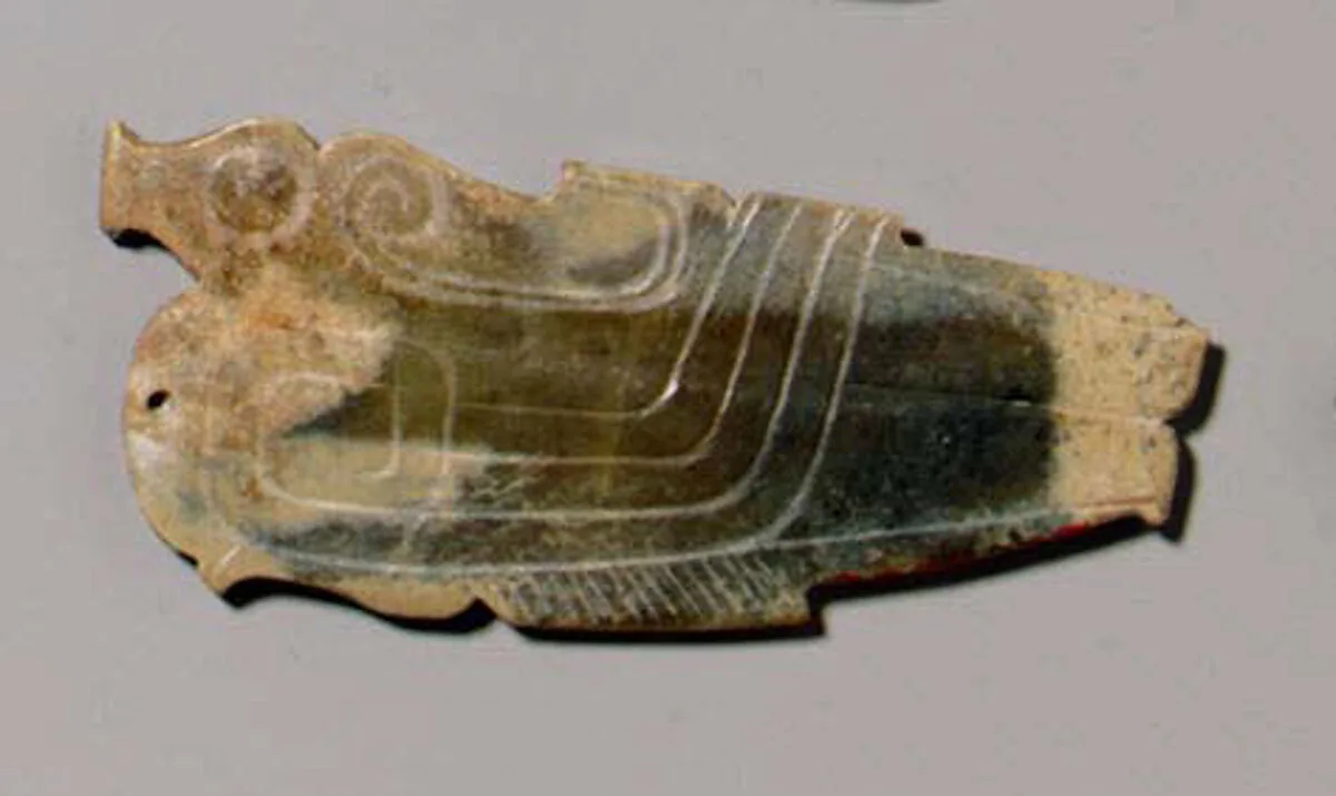 商至西周 玉鳥|Plaque in the Shape of a Bird — Unknown
