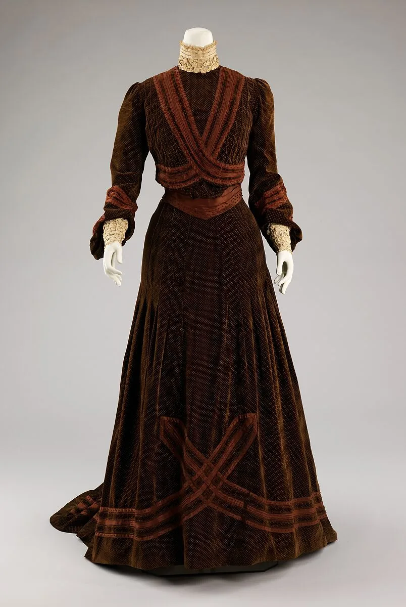 Afternoon dress — Jeanne Hallée