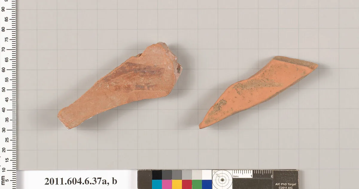 Terracotta fragments of closed shapes — Unknown