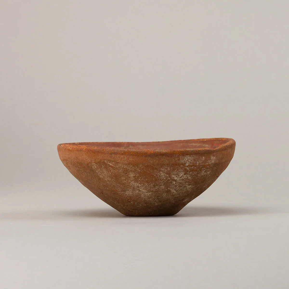 Shallow bowl with vertical rim — Unknown