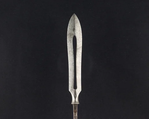 Arrowhead (<i>Yanone</i>)