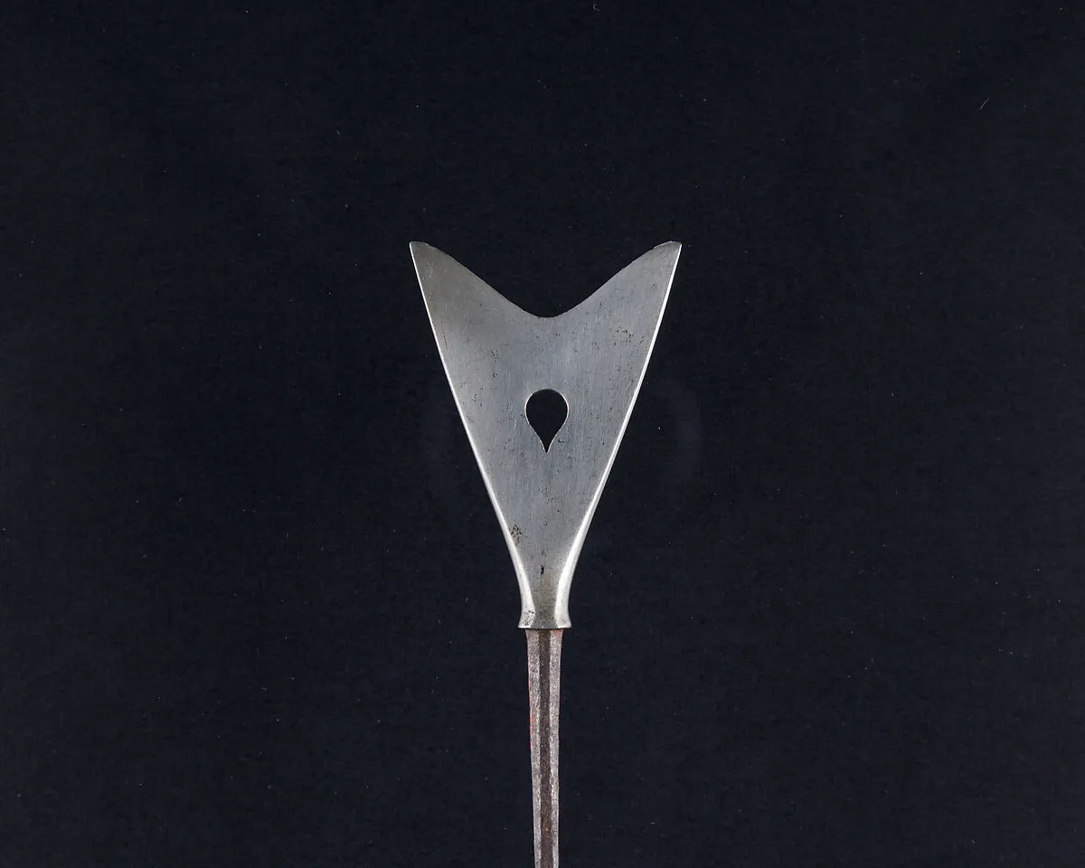 Arrowhead (<i>Yanone</i>) — Unknown