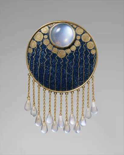 Brooch