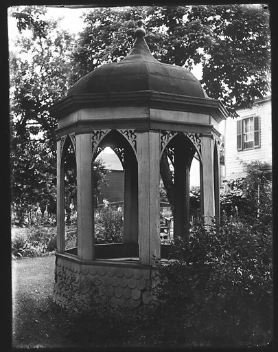 [Folk Victorian Gazebo]