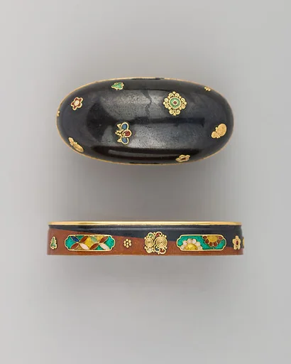 Sword-Hilt Collar and Pommel (Fuchigashira)