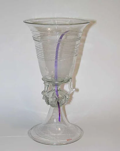 Siphon glass