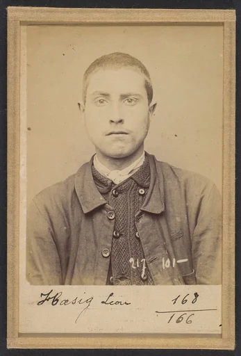 Haesig. Léon. 18 ans, né à St-Denis. Chaudronnier. Disposition du Préfet de Police. 14/4/94.