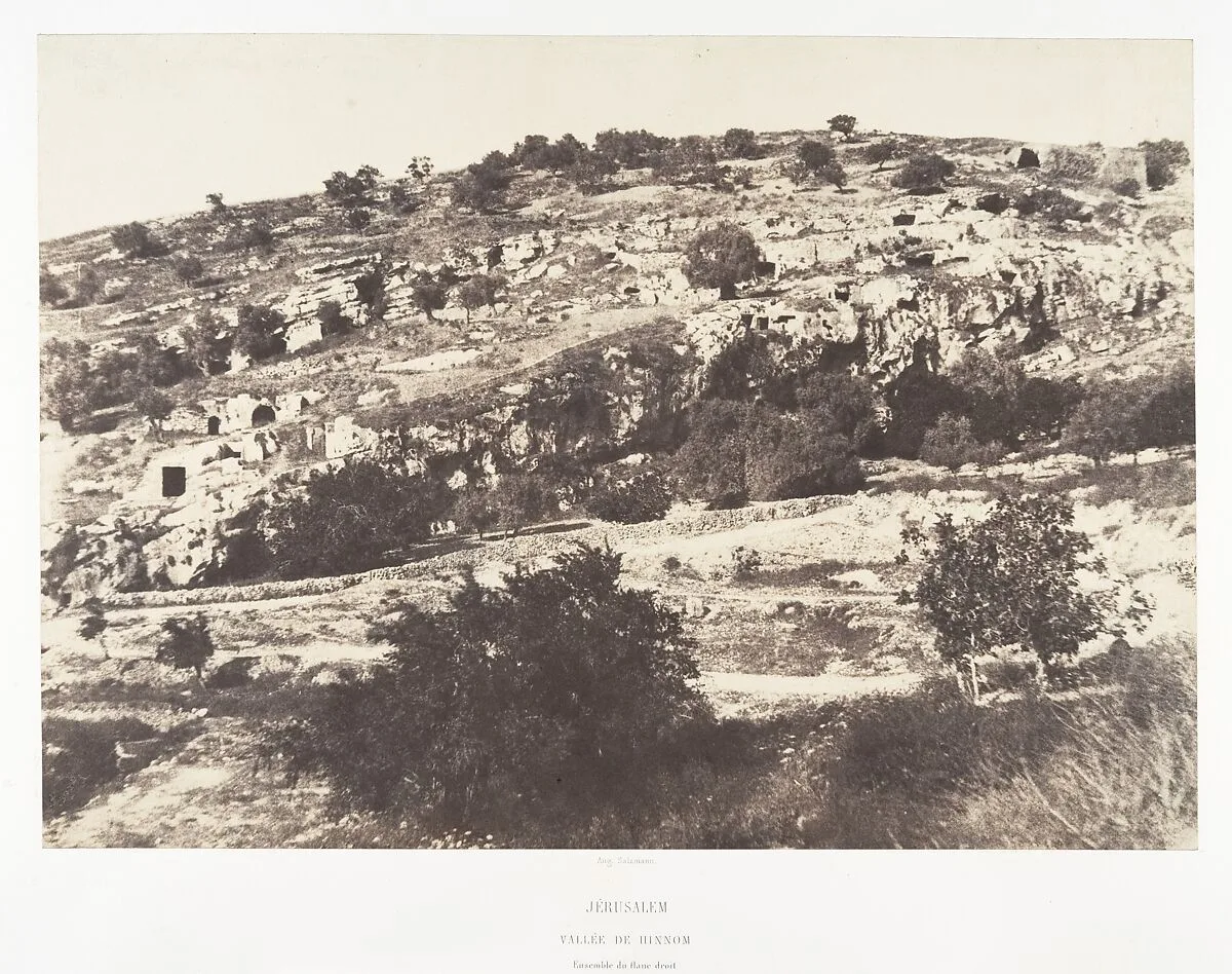 Jérusalem, Vallée de Hinnom, Ensemble du flanc droit — Imprimerie photographique de Blanquart-Évrard, à Lille|Auguste Salzmann