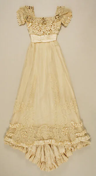Evening dress — Unknown