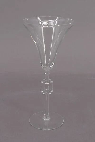 "Hagueneau" Burgundy Wineglass — René-Jules Lalique