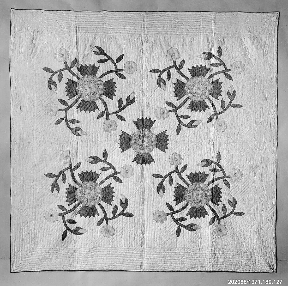 Quilt, Rose of Sharon pattern — Unknown