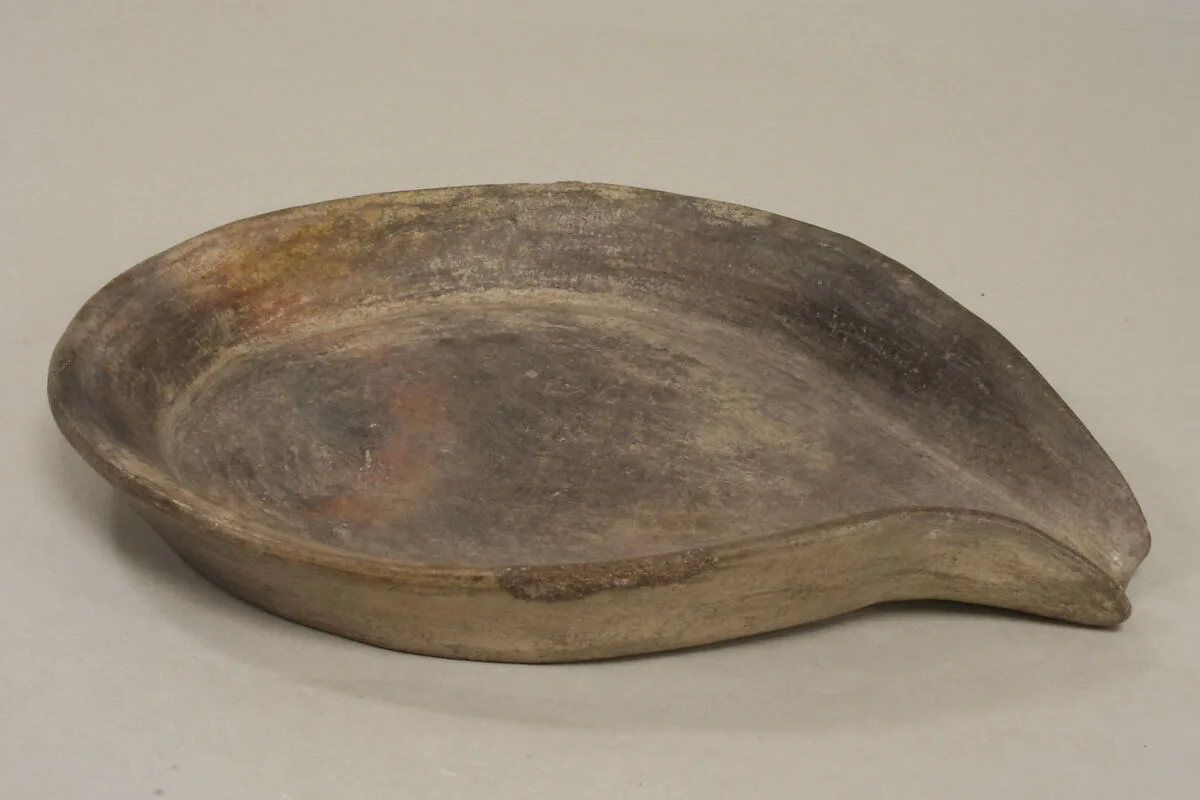 Plain Ceramic Spouted Tray — Unknown