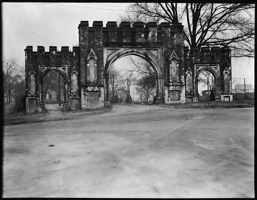 [Gothic Revival Gate, Old State Capitol, Milledgeville, Georgia]