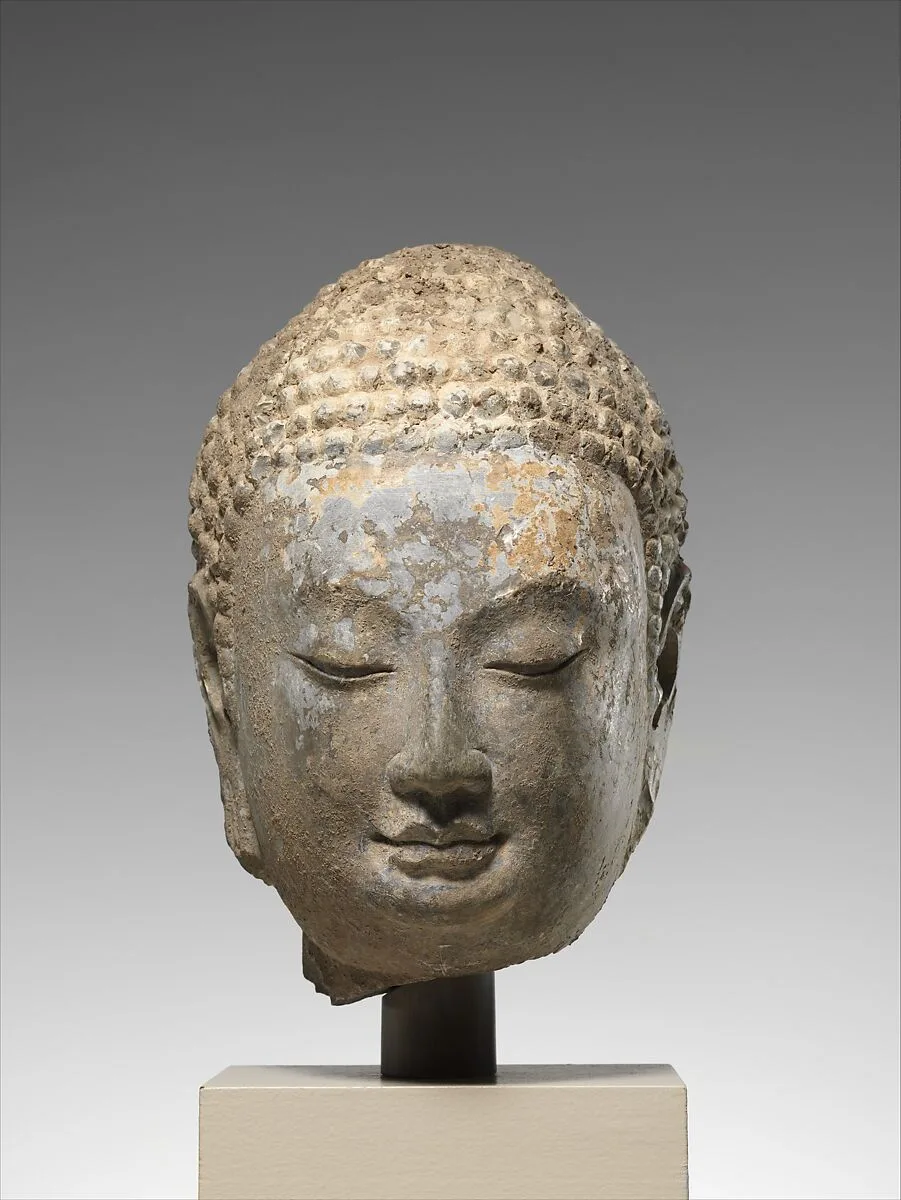 北齊 彩繪塗金石雕佛頭|Head of a Buddha — Unknown