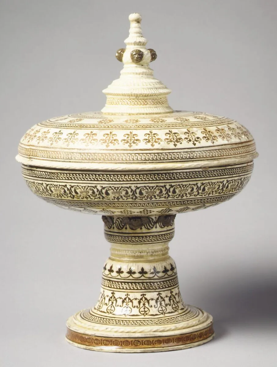 Tazza with cover — Unknown