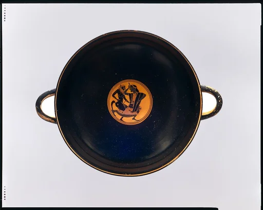 Terracotta kylix: Siana cup (drinking cup)