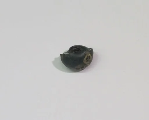 Bead with rosette canes