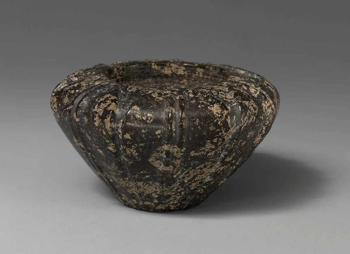 Serpentine blossom bowl — Unknown