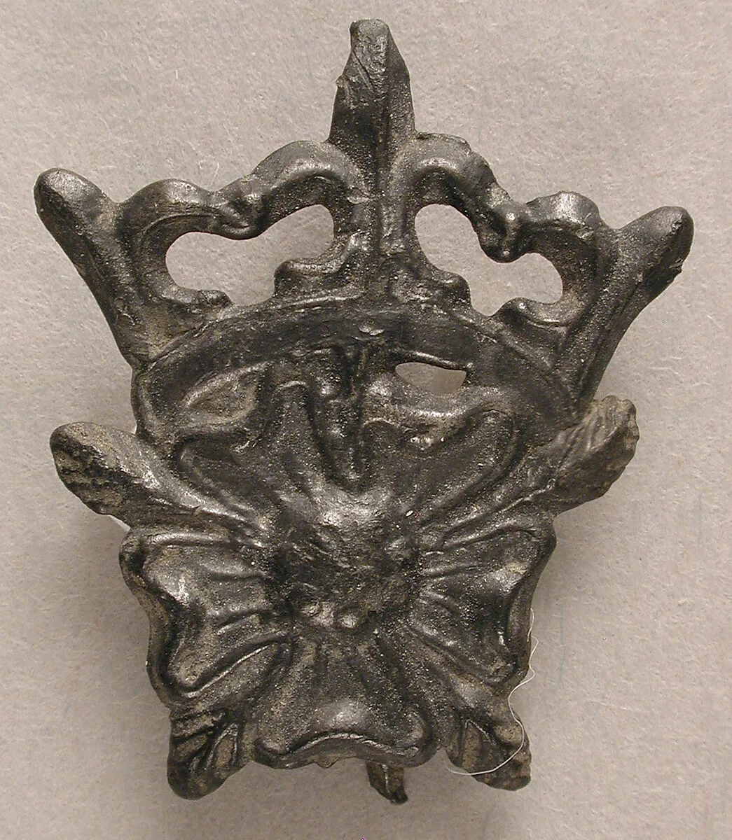 Badge with Tudor Rose — Unknown