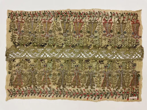 Scarf ends
