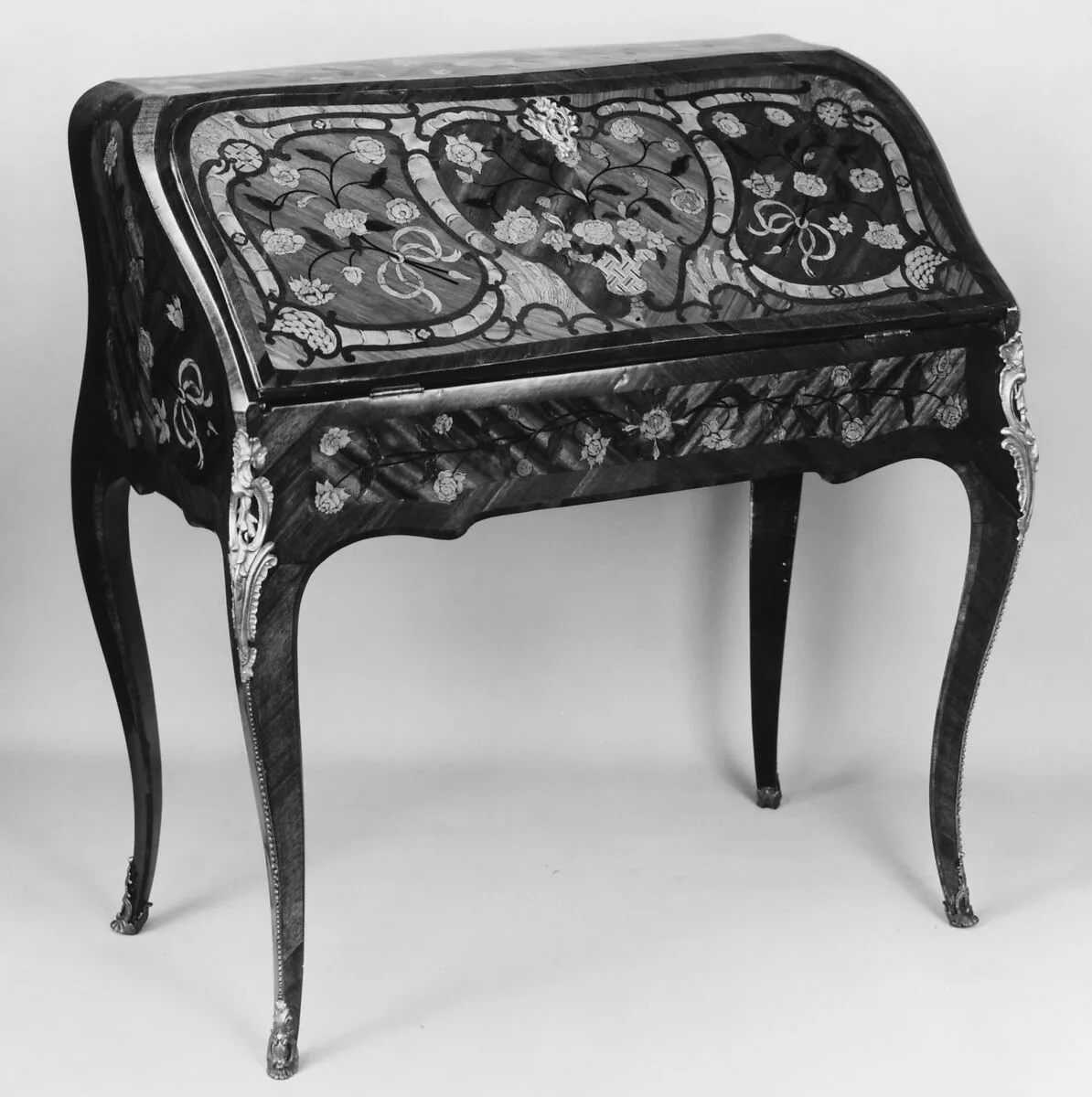 Slant-top desk — Jean-Baptiste I. Tuart